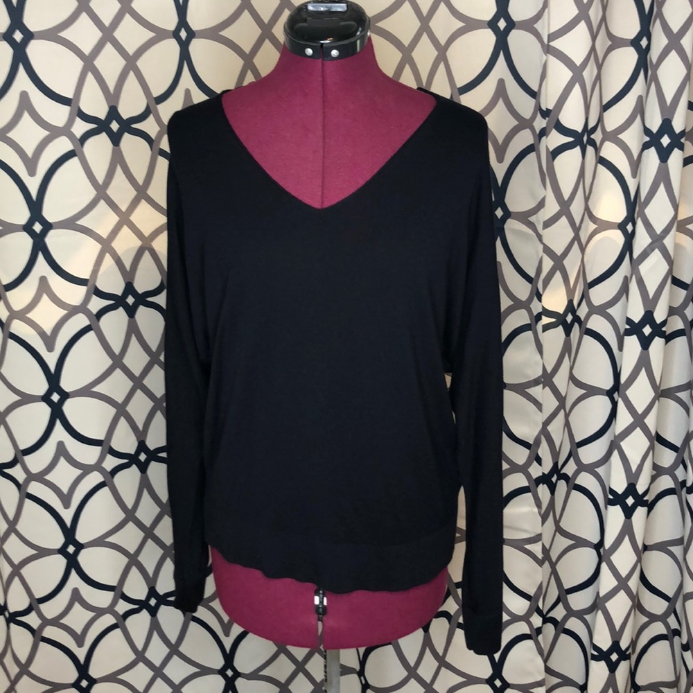 Navy long sleeve light sweater